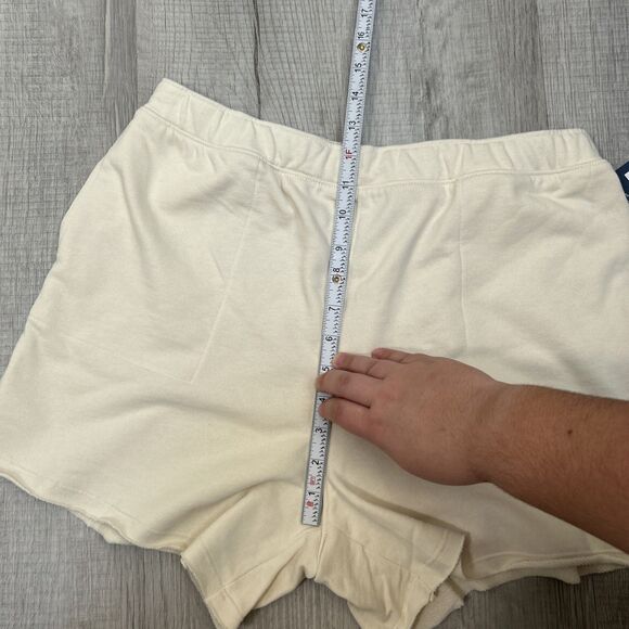 NWT Universal Thread Women's Cream Pocket Sweat Shorts Size Medium - Picture 15 of 16